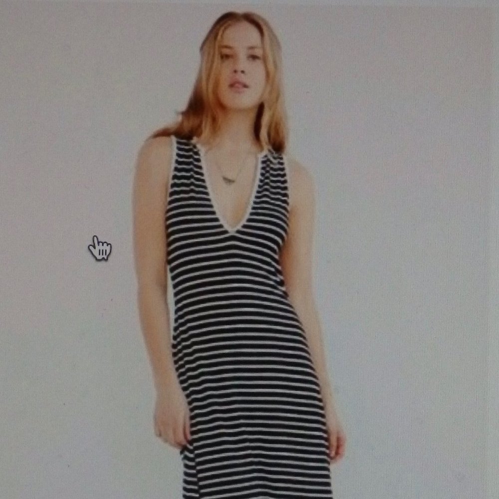 Perfect Travel dress! UO black / white stripe Sleeveless V Neck Midi Dress S